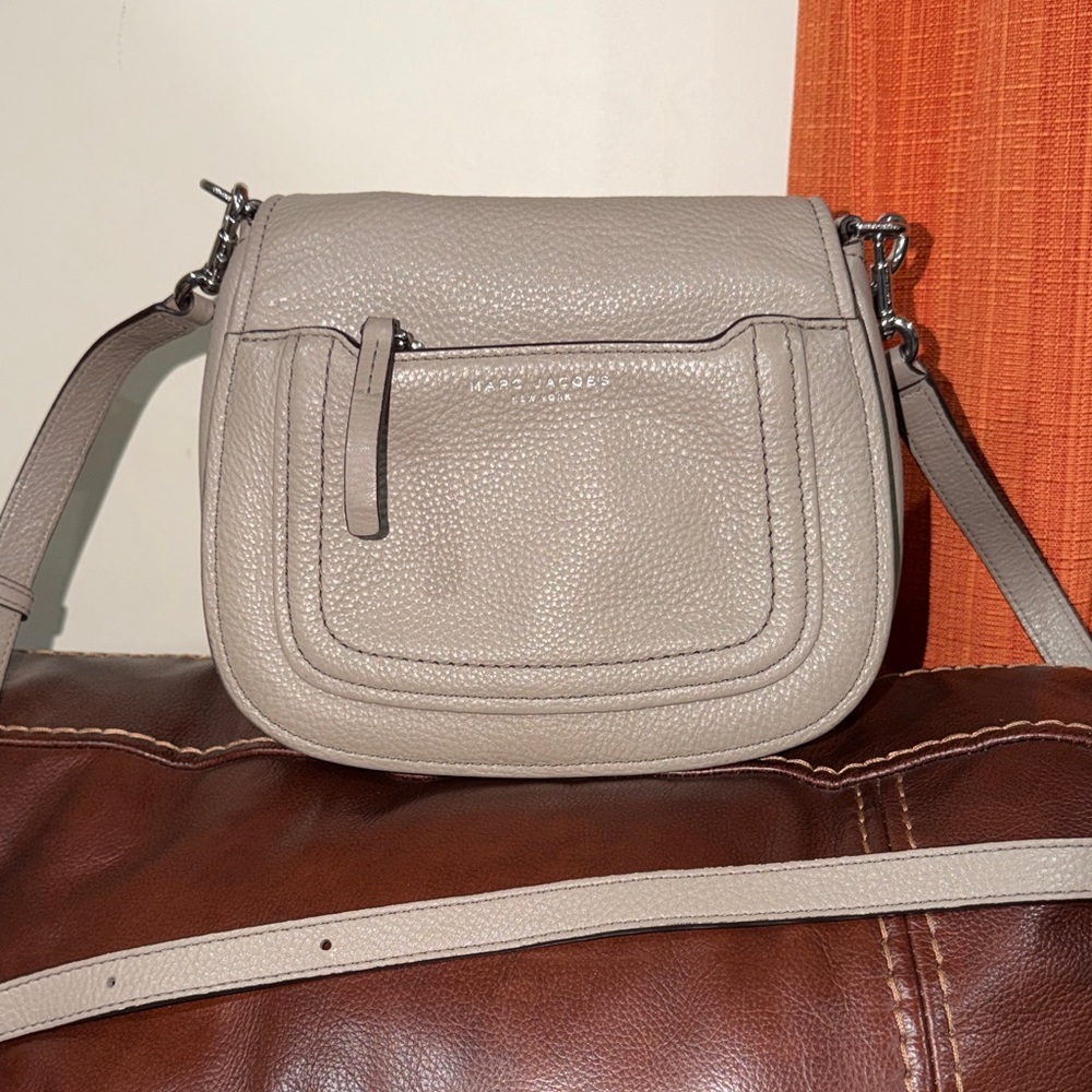 🔥🔥🔥Marc Jacobs Empire City Grey Leather Crossbody Bag